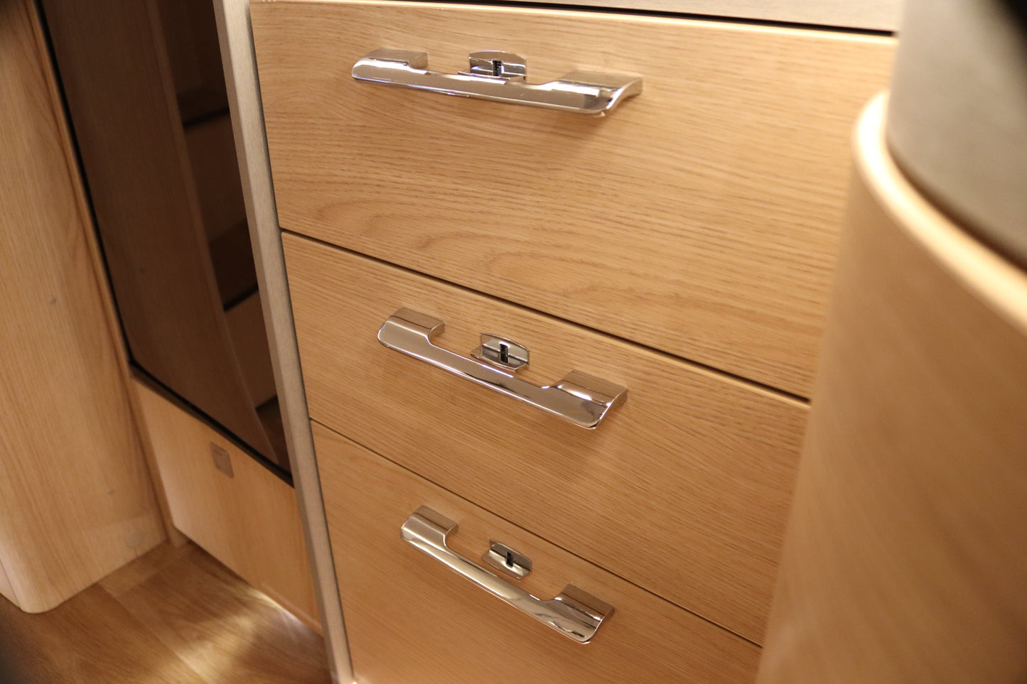 Hymer handgreep lade chrome - Camper-onderdelen.nl