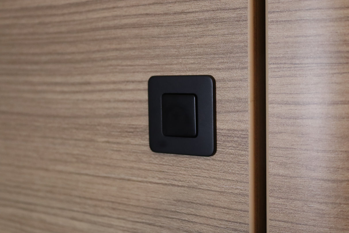 Hymer Rozet voor Knophandvat - Vierkant Matzwart