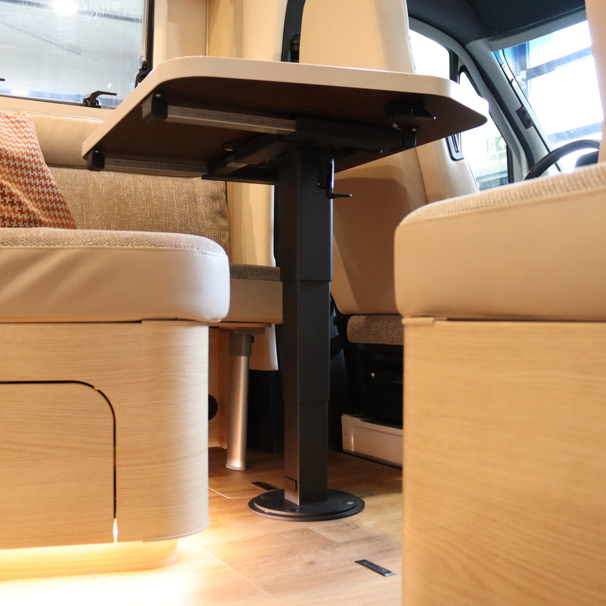 Hymer Tafelpoot – Draaibaar en Verschuifbaar